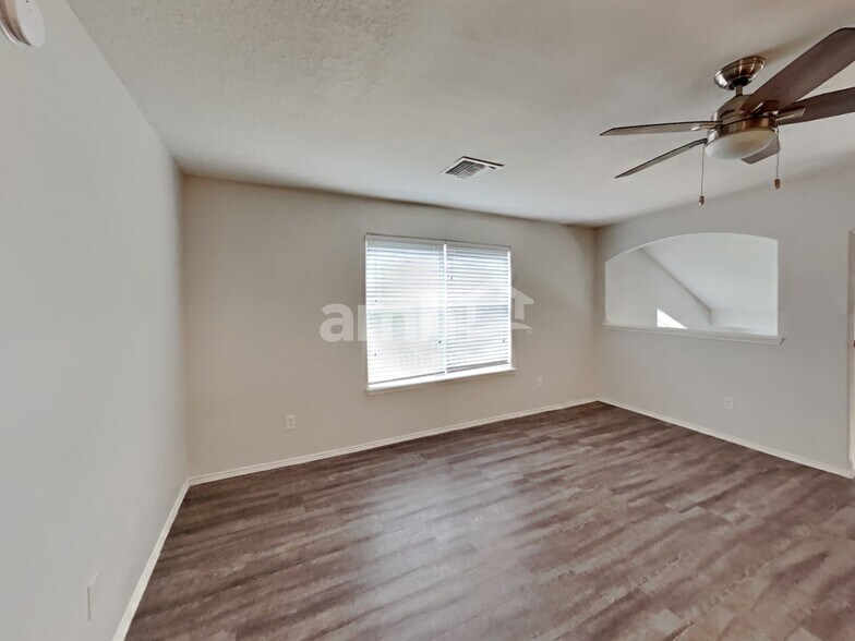 Building Photo - 6303 Tall Canyon Ct