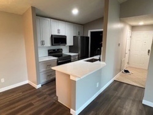 Building Photo - 8892 Eagleview Dr