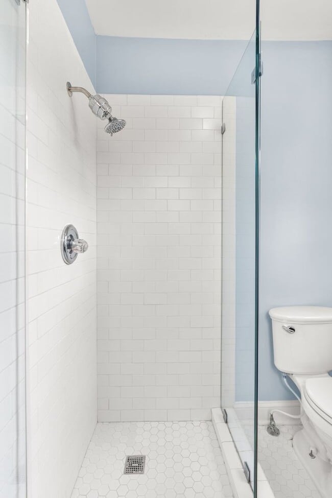 Building Photo - Walk to Hillsboro Village – 24th Ave S Gem!