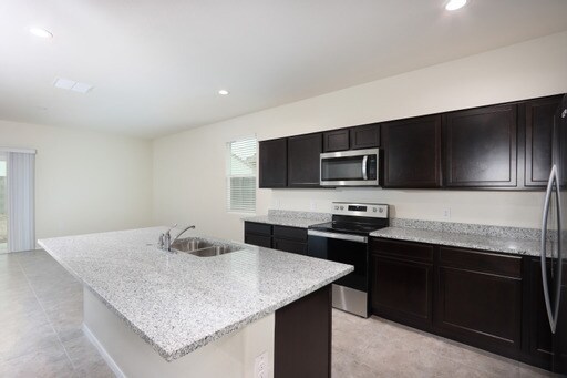 Building Photo - Newer DR Horton home in Heartland in Coolidge