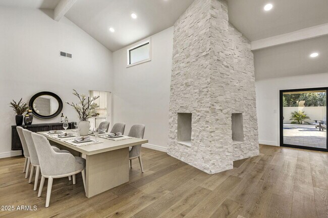 Building Photo - 7339 E Solano Dr