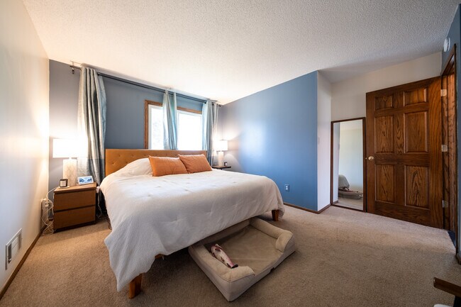 Building Photo - 1581 Woodside Ct NE
