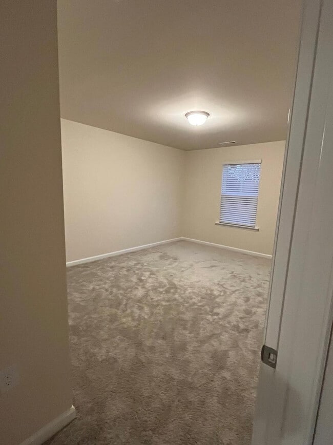 Building Photo - Room in Townhome on Preveza Pl