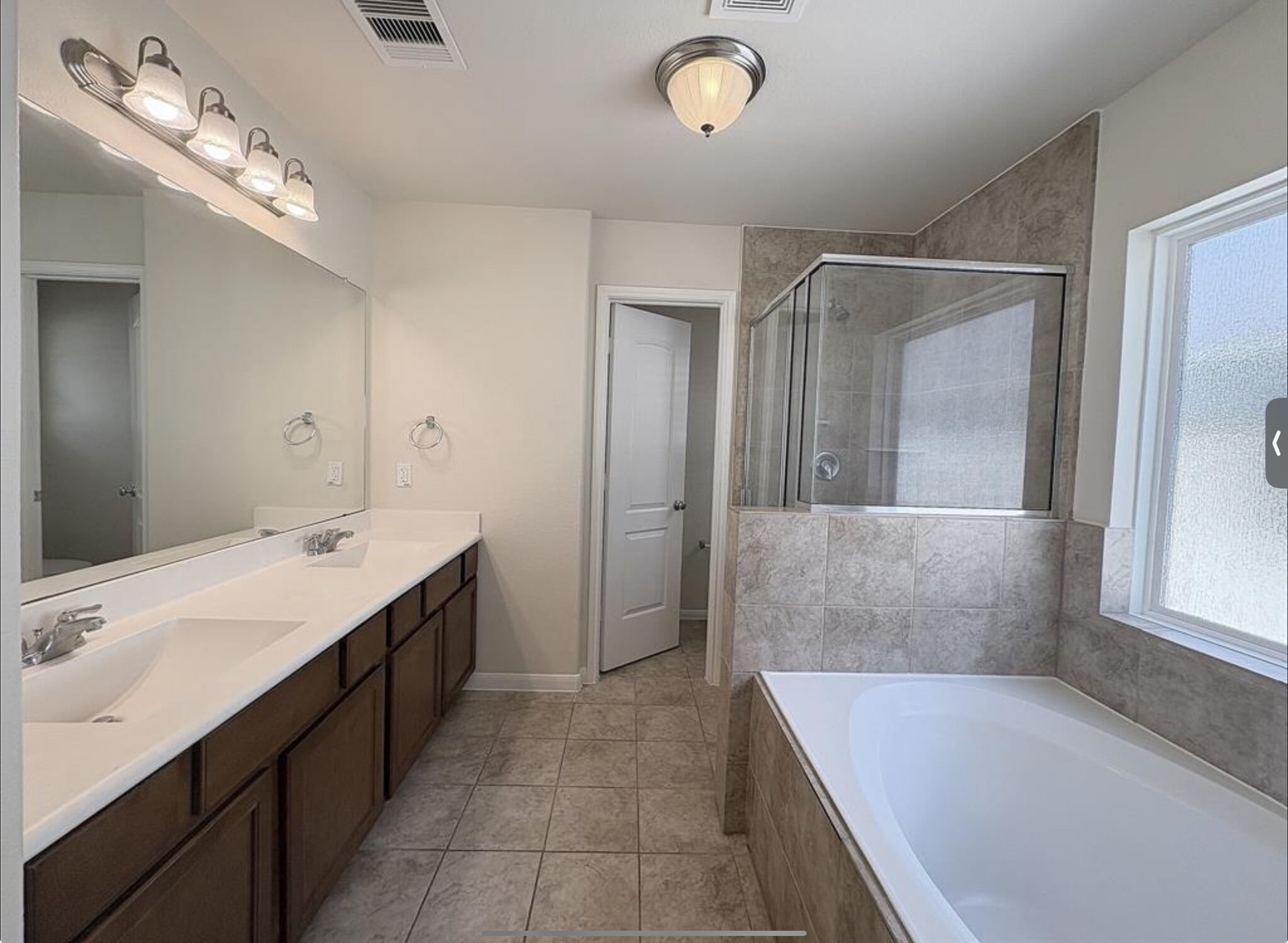 Building Photo - 14239 Oro Valley Dr