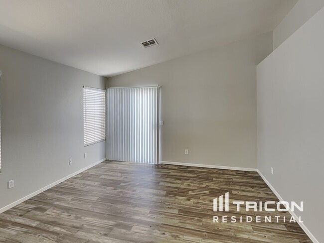 Building Photo - 2900 Mt Hope Dr