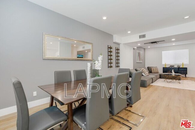 Building Photo - 4637 Laurel Canyon Blvd