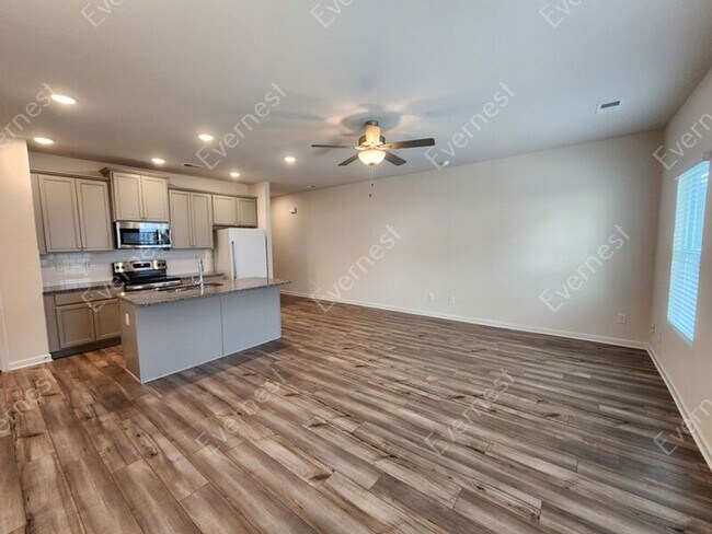 Building Photo - 4708 Fairfax Dr