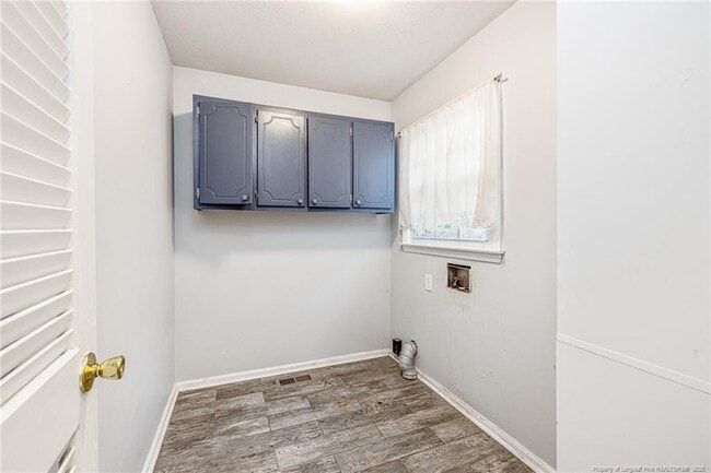 Building Photo - 2818 Millbrook Rd