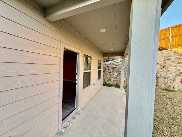 Building Photo - 2288 Clf Spgs Dr