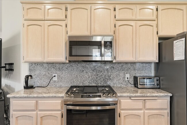 Building Photo - 30535 Rd 400