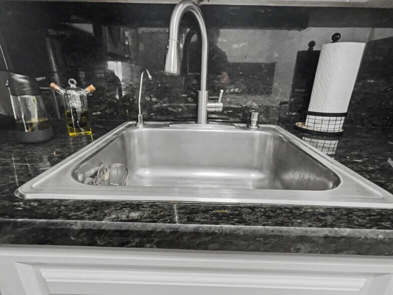 Building Photo - 2270 NE 68th St