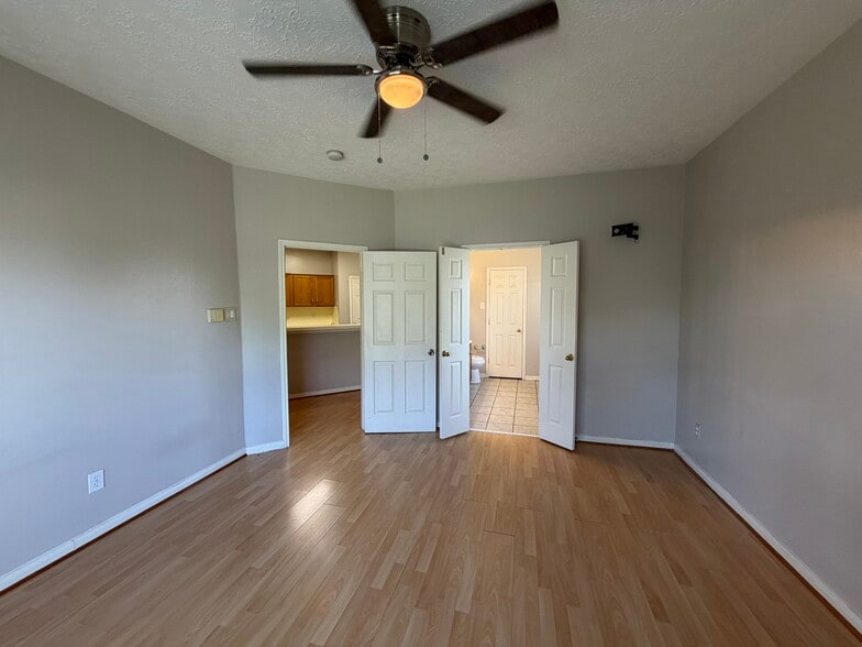 Building Photo - 13403 Agarita Ln