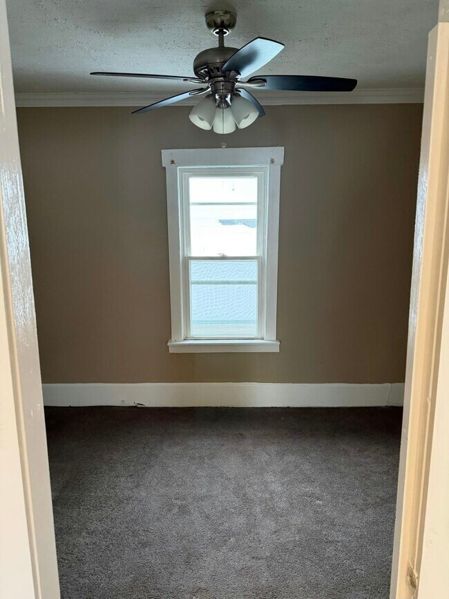 Building Photo - 7007 Fullerton Ave