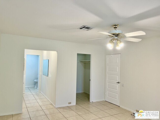 Building Photo - 2559 Whitewater Club Dr
