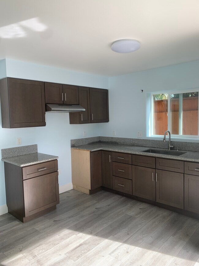 Building Photo - 1227 W 146th St