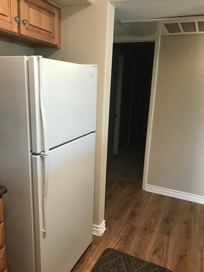 Building Photo - 2300 E Silverado Ranch Blvd