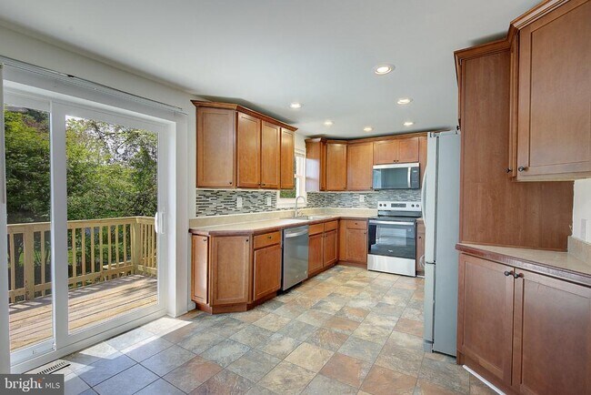 Building Photo - 6417 Kaine Dr