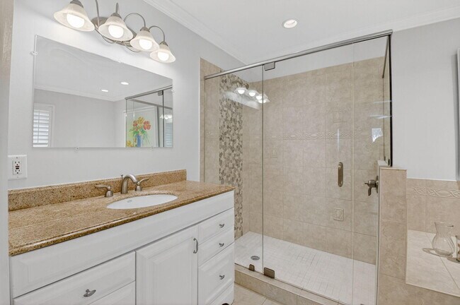 Building Photo - 4690 Palo Verde Dr
