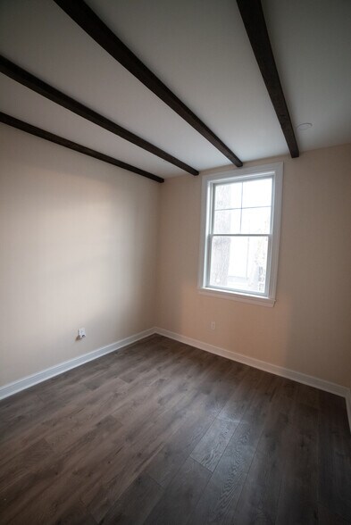 Building Photo - 2138 Sears St