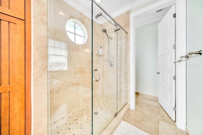 Building Photo - 138 Marine Way