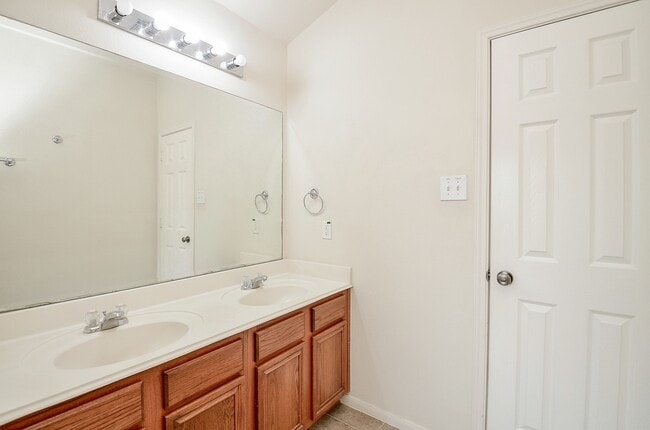 Building Photo - 20903 Hamlet Ridge Ln