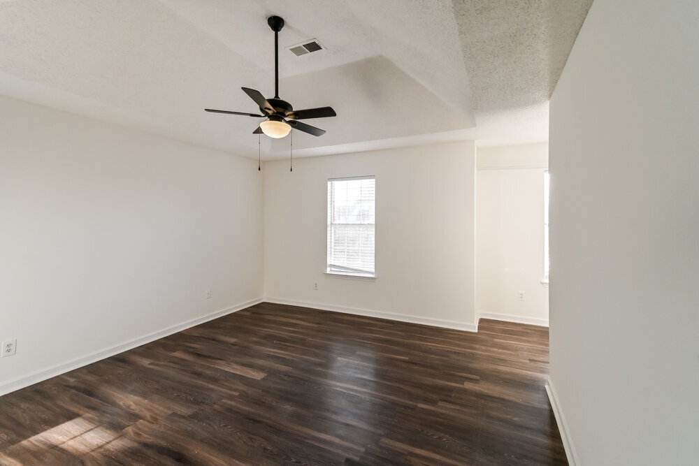 Building Photo - 7159 Creekside Dr
