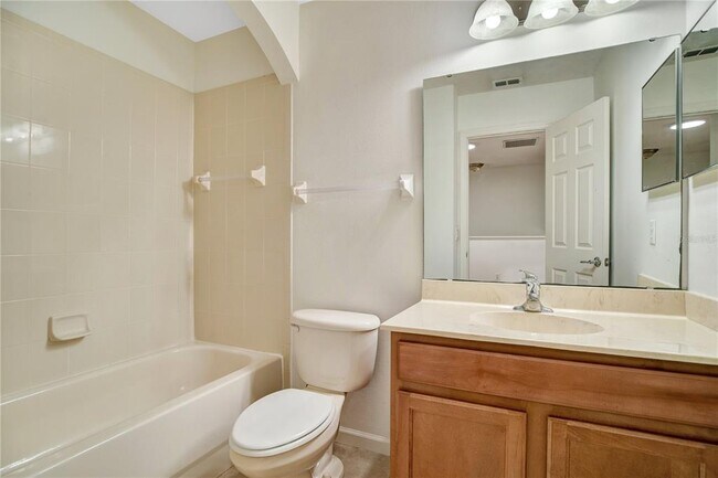 Building Photo - 10494 Park Commons Dr