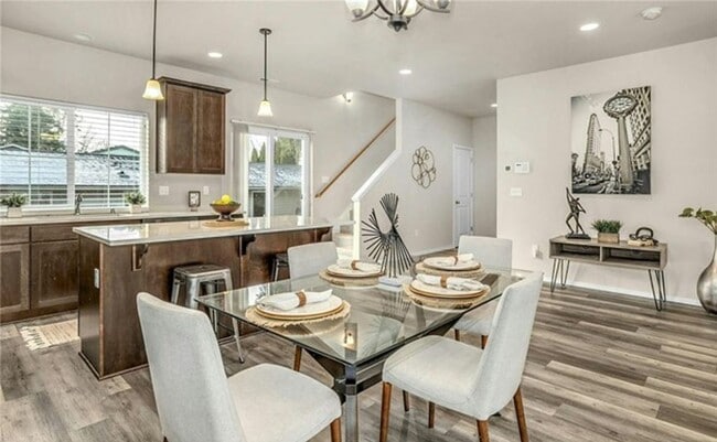 Building Photo - Beautiful Almost new 3 bed +den home in Ly...