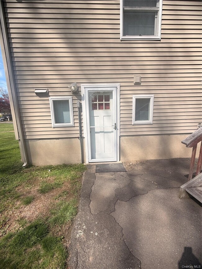 Building Photo - 10 Quelch Ave