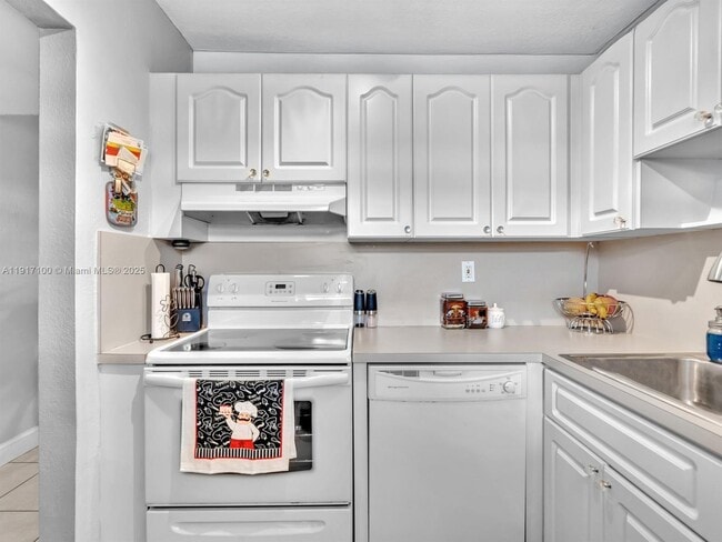 Building Photo - 2050 NW 89th Ave