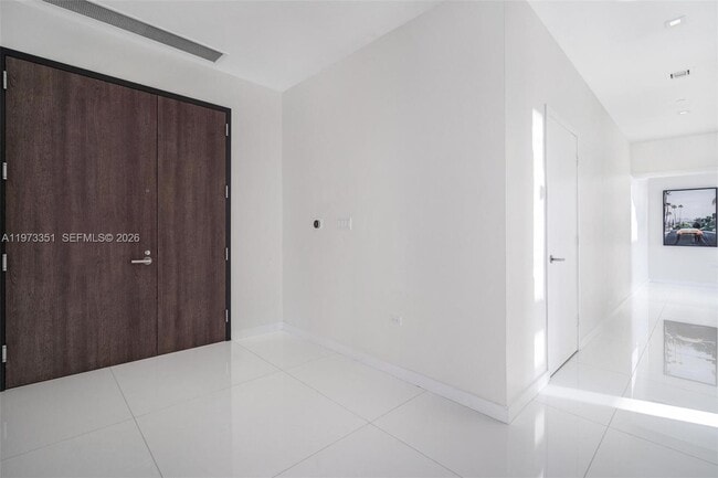 Building Photo - 88 SW 7th St