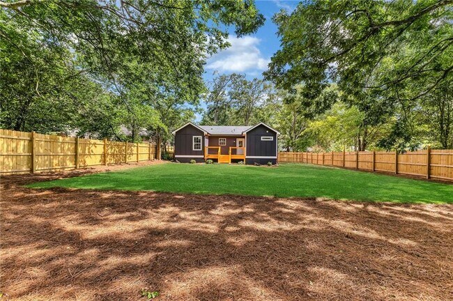 Building Photo - 388 Sargent Dr SE