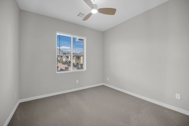 Building Photo - 4bedroom home in Summerlin