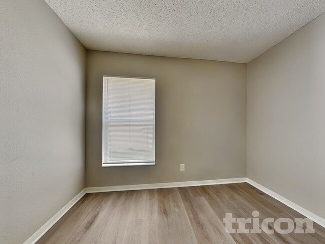 Building Photo - 828 Cape Cod Cir