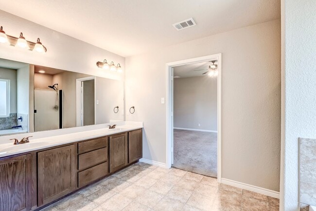 Building Photo - 6302 Castle Gap Dr