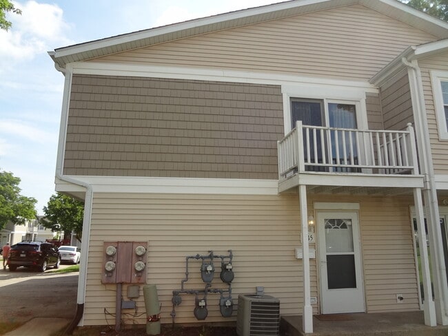 Building Photo - 1315 Exeter Ct