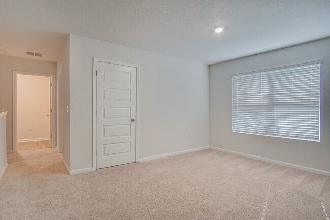 Building Photo - Spacious 5BR Near NAS – Military Half Deposit & $500 Off First Month!