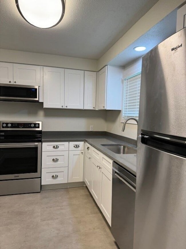 Building Photo - 182-Summer St