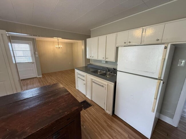 Building Photo - COMING SOON! 3 Bedroom in Newport, PA!