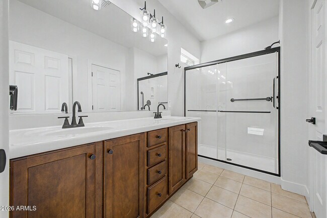 Building Photo - 3113 E Chisum Ln