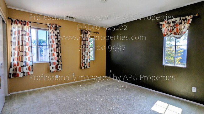 Building Photo - 2439 N Cameo Ct