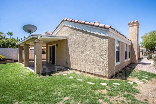 Building Photo - 16221 S 34th Way