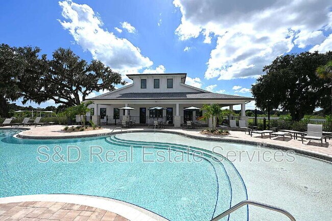 Building Photo - 2106 Rosewood Dr
