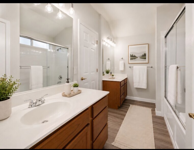 Building Photo - 4318 Spring Garden Dr