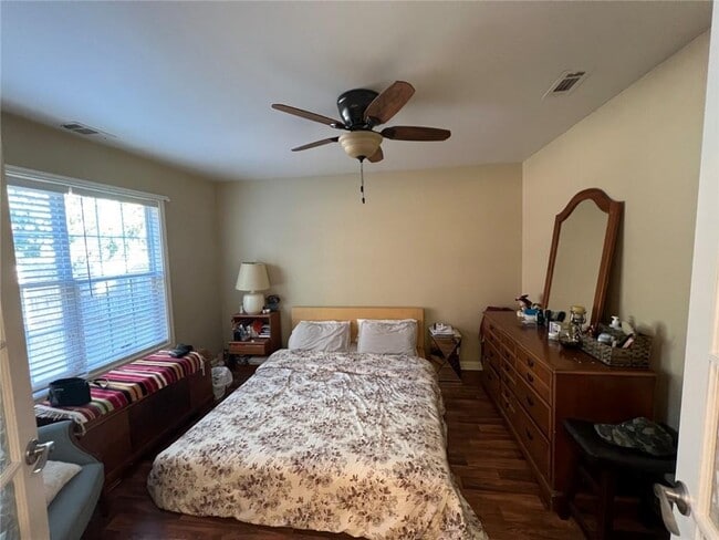 Building Photo - 3024 Lexington Ave