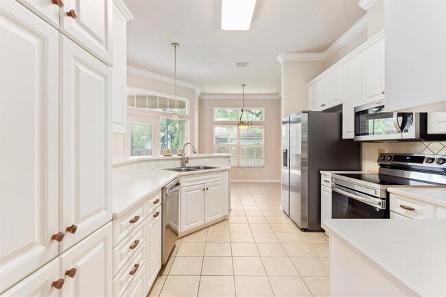 Building Photo - 8430 SW 10th Pl