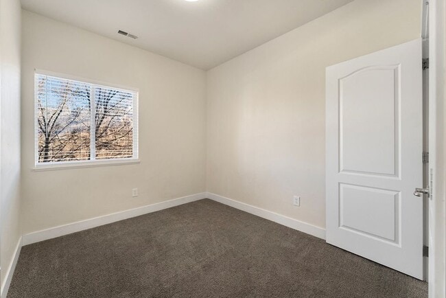 Building Photo - 13528 Venicia Way