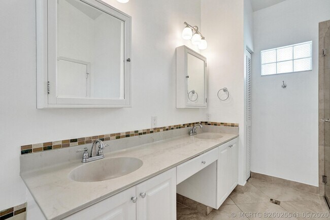 Building Photo - 10304 NW 50th Ct