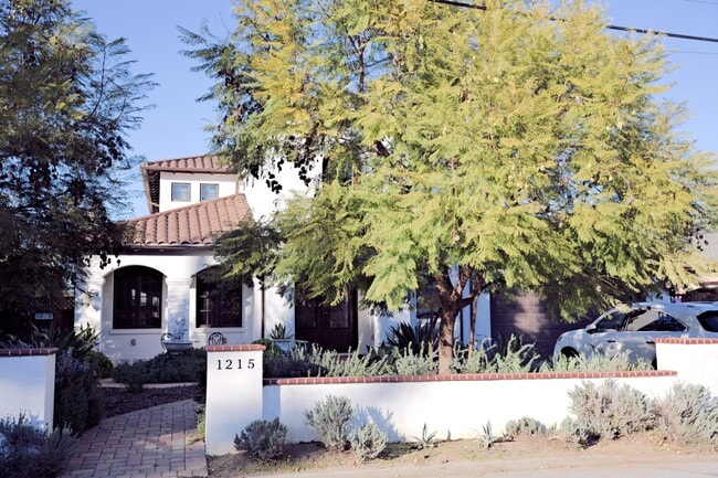 Building Photo - 1215 Altamead Dr