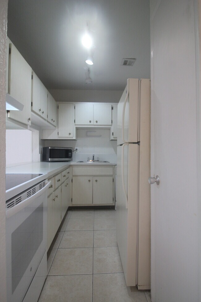 Building Photo - 7403 SW 82nd St